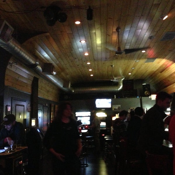 5/19/2013にashley l.がTanker Barで撮った写真