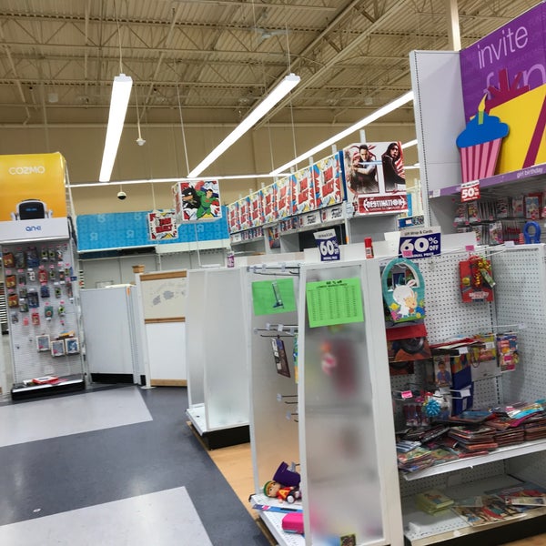 Toys"R"Us (Now Closed) Toy Store in San Jose