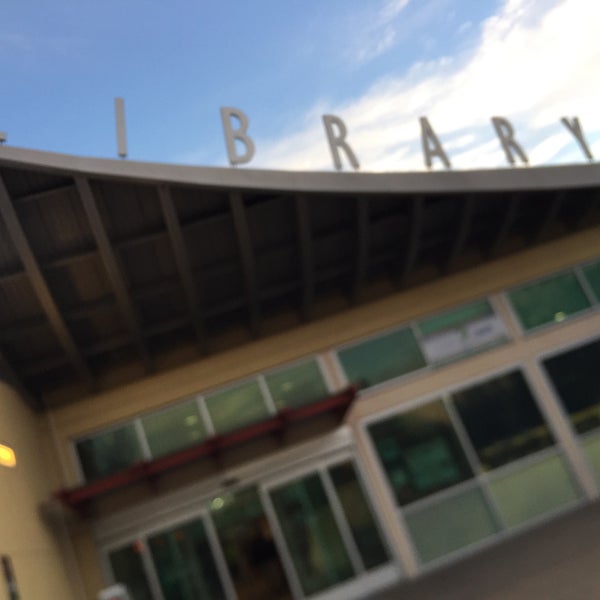 Tully Community Branch Library Biblioteca en San Jose