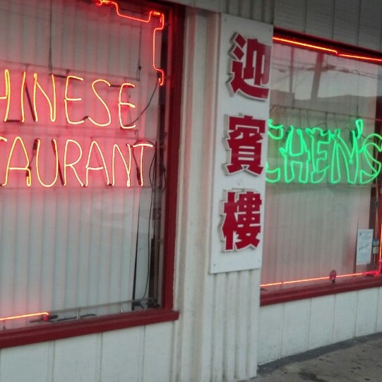 Foto scattata a Chen&#39;s Chinese Restaurant da LB Chica il 2/10/2014