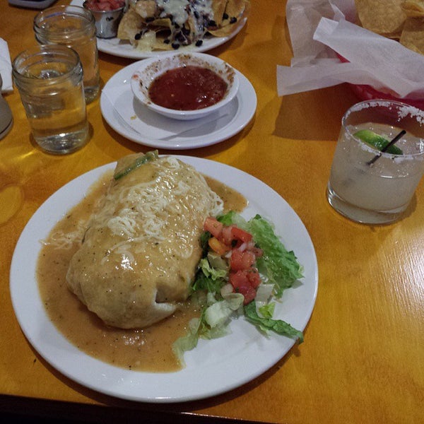 11/6/2013 tarihinde Reid G.ziyaretçi tarafından La Luz Mexican Grill'de çekilen fotoğraf