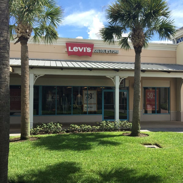 Levi's Outlet Store - 5461 Factory Shops Blvd