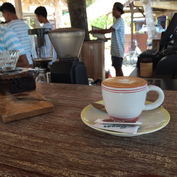 Photo taken at Coffee &amp; Thyme Gili Air by Dinesh M. on 10/4/2015