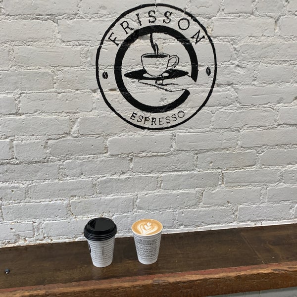 รูปภาพถ่ายที่ Frisson Espresso โดย Chris N. เมื่อ 2/1/2020