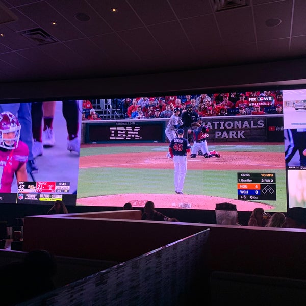 Photo taken at Dave &amp; Buster&#39;s by Mercedes I. on 10/27/2019