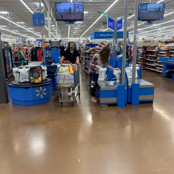 Walmart Supercenter Elkton'da Hipermarket
