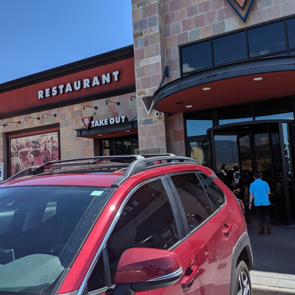 Photo taken at BJ&#39;s Restaurant &amp; Brewhouse by Jeff on 5/12/2019