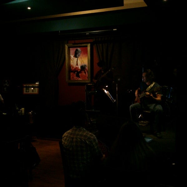 รูปภาพถ่ายที่ Muleiro&#39;s Lounge Jazz Venue โดย Miguel G. เมื่อ 4/14/2013