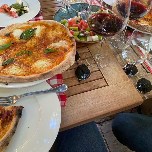 รูปภาพถ่ายที่ Il Vicino Pizzeria โดย Uğur D. เมื่อ 6/26/2021