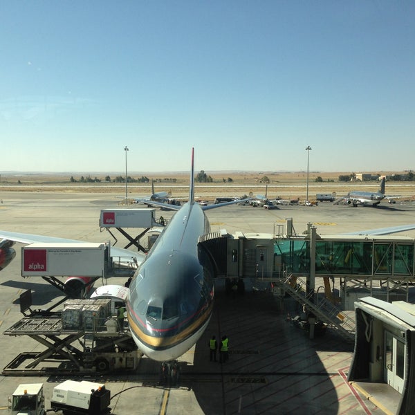 4/24/2013 tarihinde Jeff E.ziyaretçi tarafından Queen Alia International Airport (AMM)'de çekilen fotoğraf