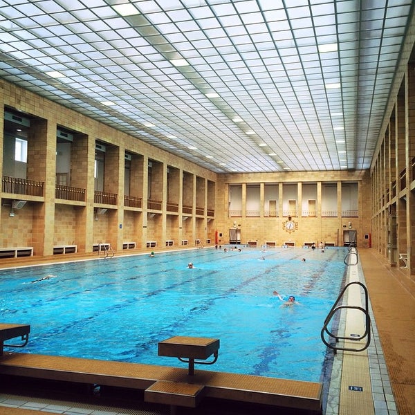 Stadtbad Chemnitz Schwimmbad in Zentrum