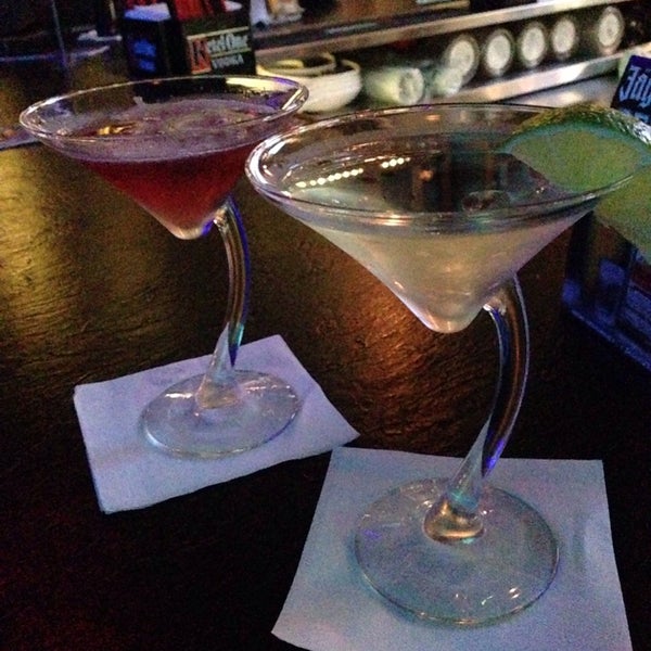 Photo prise au JoJo&#39;s Martini Lounge par Tanya T. le11/1/2013