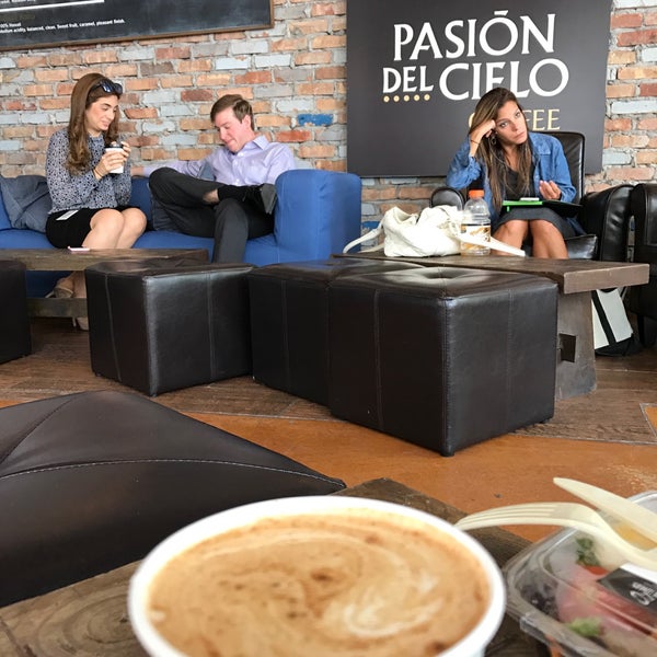 Photo taken at Pasión del Cielo Coffee by Rebeca P. on 9/26/2016