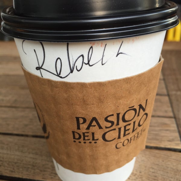 Das Foto wurde bei Pasión del Cielo Coffee von Rebeca P. am 11/19/2015 aufgenommen