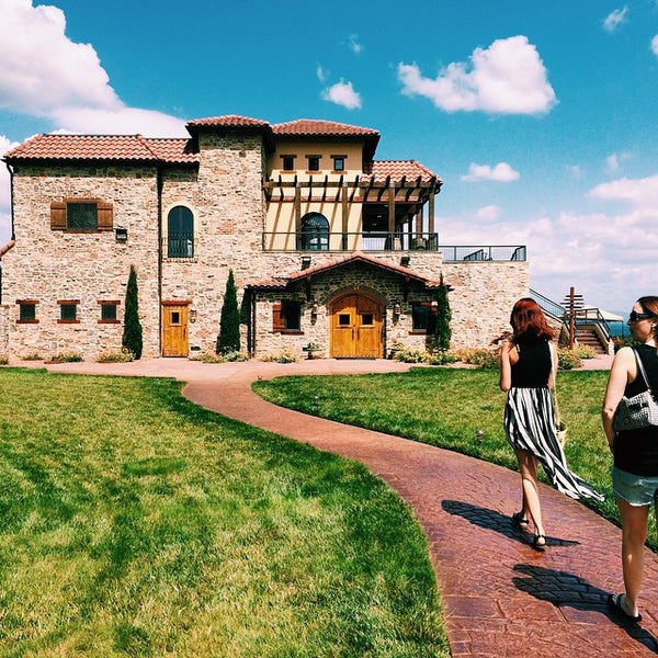 6/13/2015 tarihinde Lauren Michelle B.ziyaretçi tarafından Raffaldini Vineyards &amp; Winery'de çekilen fotoğraf