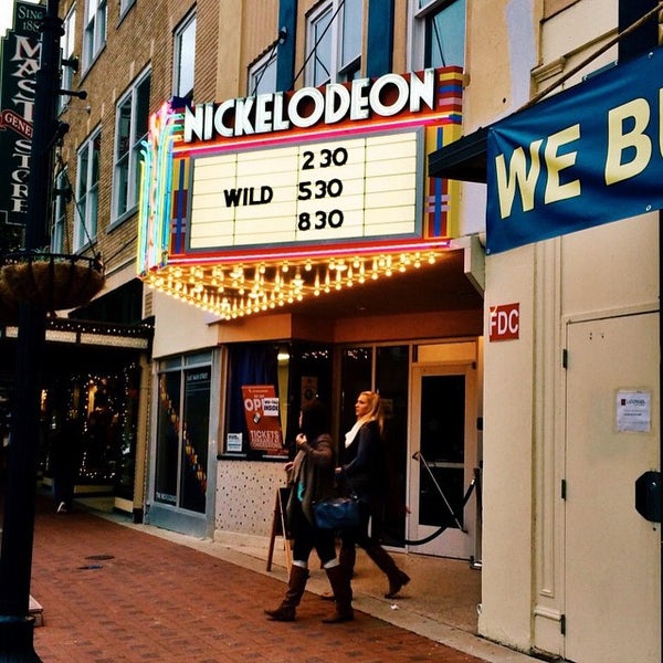 Foto tirada no(a) The Nickelodeon por Lauren Michelle B. em 1/28/2015