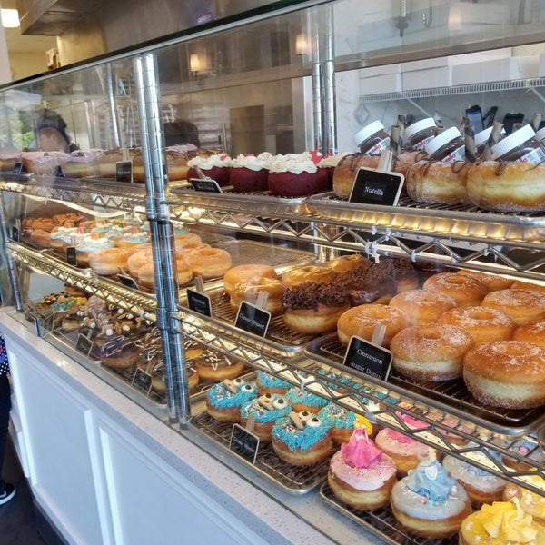 Foto tirada no(a) Gonutz with Donuts por Don C. em 6/23/2018