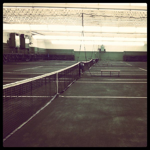 Foto scattata a Midtown Tennis Club da Jiho S. il 8/21/2013