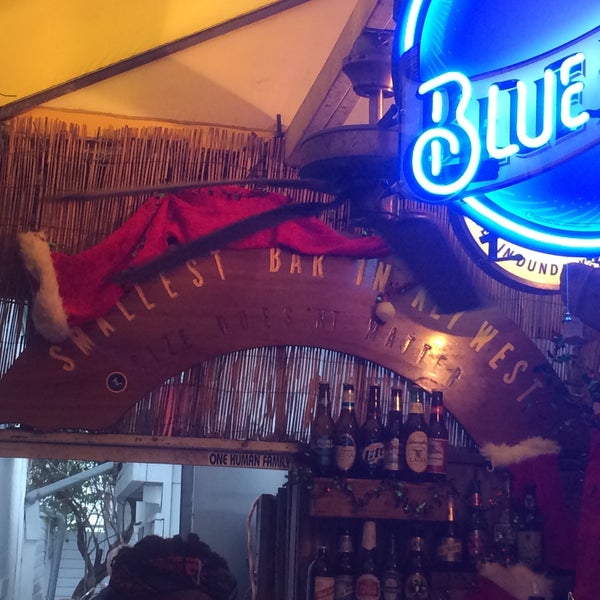 Foto diambil di Smallest Bar oleh Tom B. pada 12/29/2014