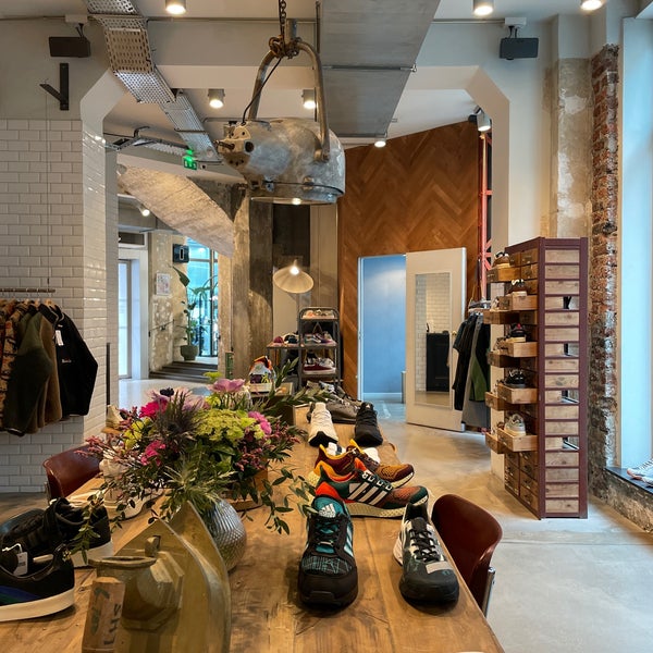 Sneakersnstuff shop outlet