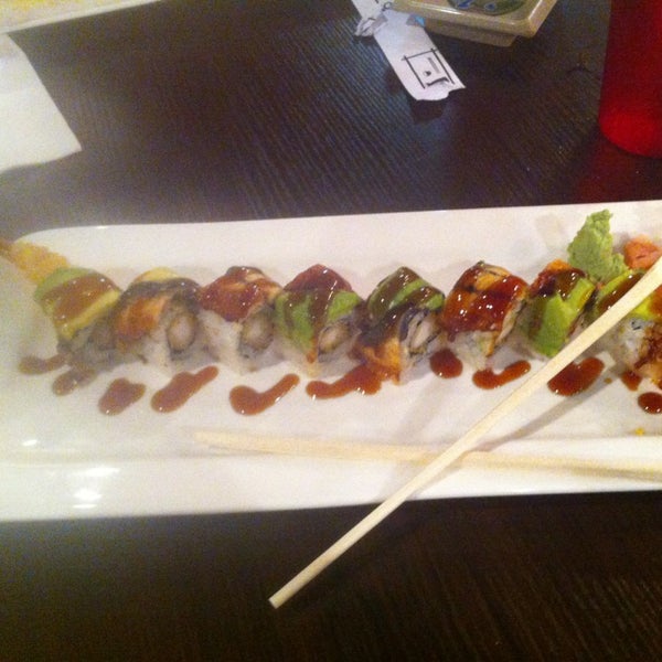 7/23/2013 tarihinde Savannah L.ziyaretçi tarafından Sushi Bar'de çekilen fotoğraf