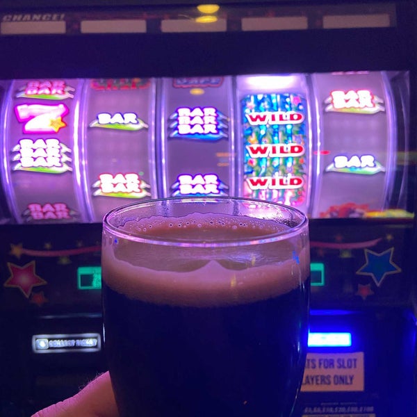 Снимок сделан в Ellis Island Casino &amp; Brewery пользователем Michael G. 7/13/2020