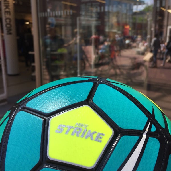 Nike Factory Store - Sporting Goods Shop in Schildersbuurt