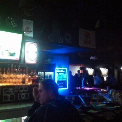 Foto tomada en Jimbo&#39;s Bar &amp; Grill  por Michael K. el 2/1/2013