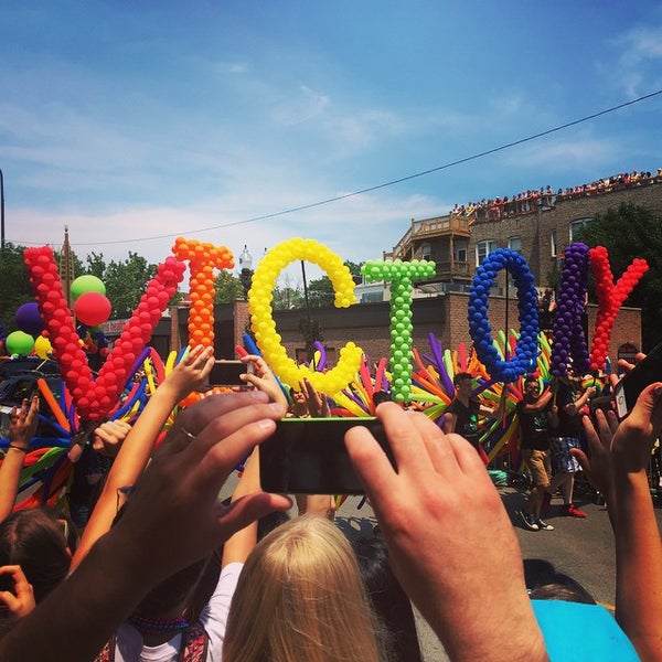 Снимок сделан в Chicago Pride Parade пользователем Graham S. 6/28/2015
