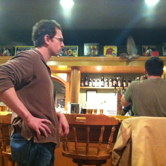 10/27/2012 tarihinde Nicole T.ziyaretçi tarafından Mendocino Brewing Ale House'de çekilen fotoğraf