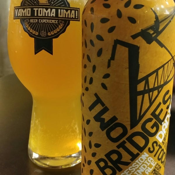 รูปภาพถ่ายที่ Vamo Toma Uma - Beer experience โดย Danilo C. เมื่อ 3/9/2018