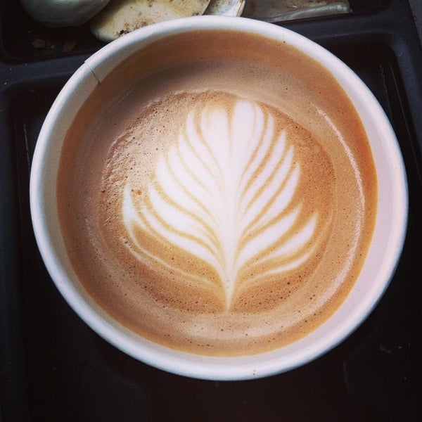 2/4/2014にD.L. H.がLift Coffee Shop &amp; Caféで撮った写真