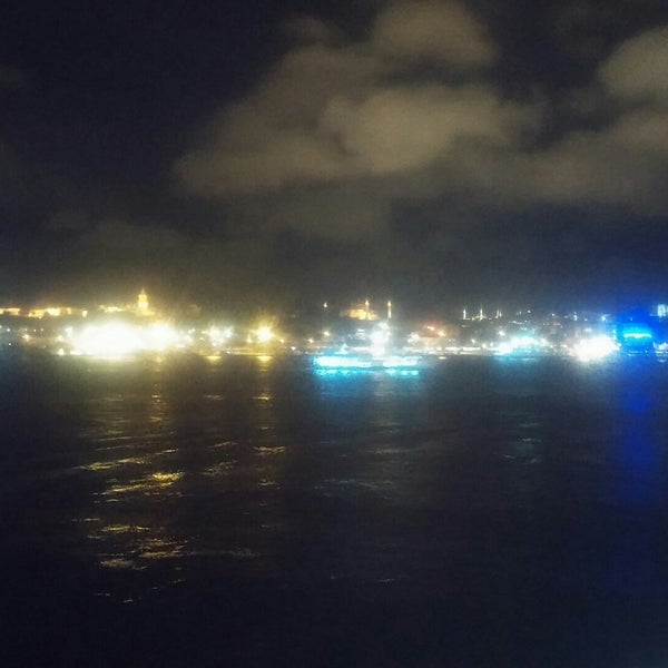 Foto tirada no(a) Karaköy Liman Lokantası por Arda Y. em 11/21/2014