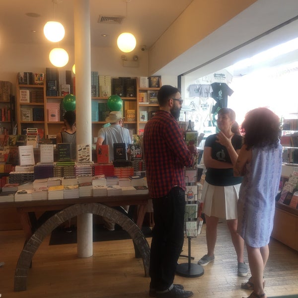 Photo taken at Greenlight Bookstore by michele j. on 4/29/2017