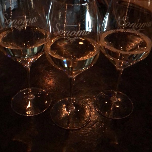 1/6/2018 tarihinde Nita M.ziyaretçi tarafından Sonoma Wine Bar &amp; Restaurant'de çekilen fotoğraf