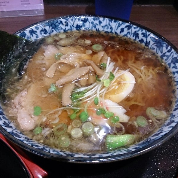 12/6/2014 tarihinde Ryoichi I.ziyaretçi tarafından Jidaiya Ramen Dining'de çekilen fotoğraf
