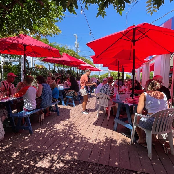 Photo taken at The Lobster Roll Restaurant by Michael K. on 7/23/2022