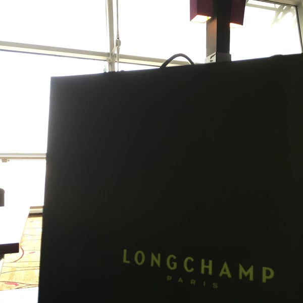 Longchamp @ Terminal 2 - Changi - 0 tips