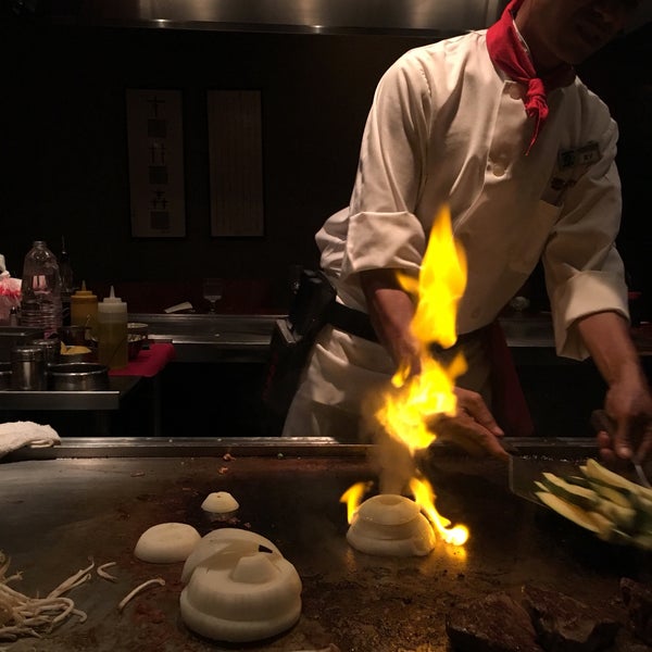 Foto tirada no(a) Kobe Steaks Japanese Restaurant por Dermawan T. em 8/8/2017