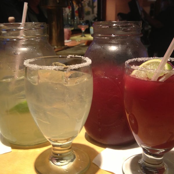 Снимок сделан в Franklin Inn Mexican Restaurant пользователем Holly E. 1/27/2013