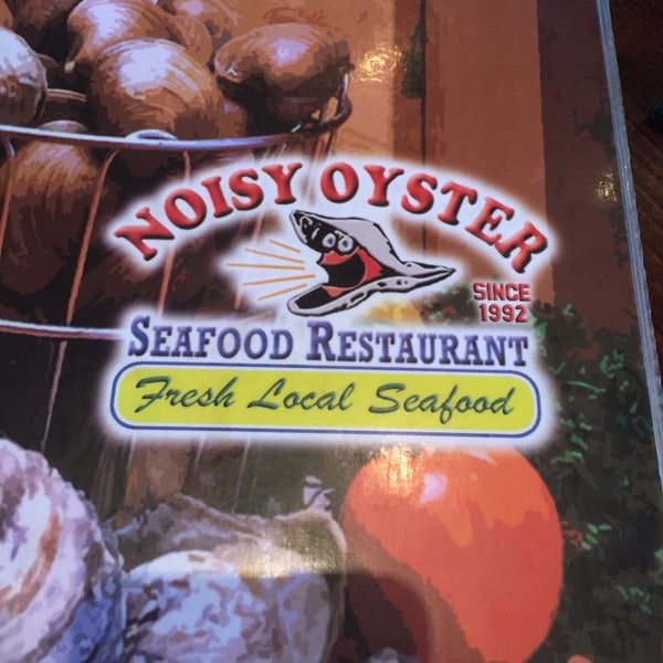 Foto tirada no(a) Noisy Oyster Seafood Restaurant por Tim C. em 8/4/2015