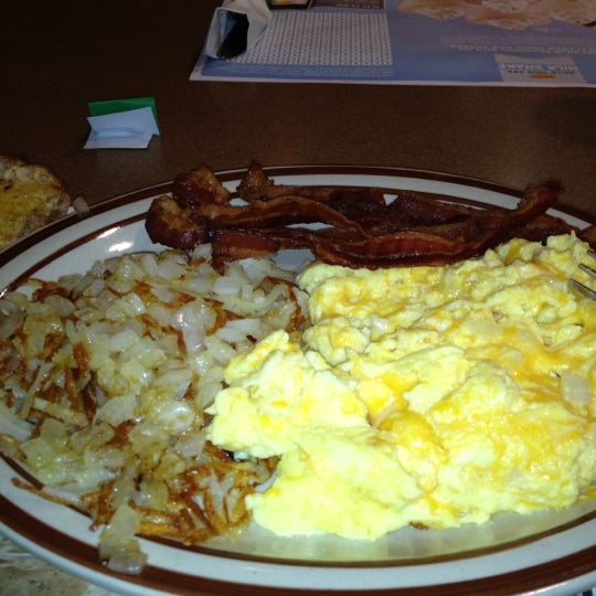 Photo taken at Denny&#39;s by Catherine G. on 9/14/2012