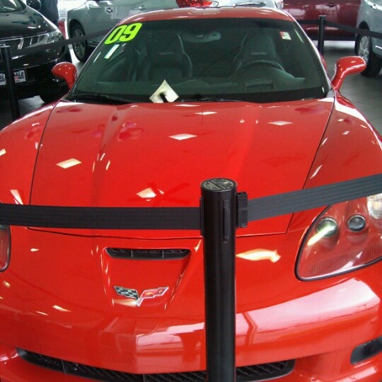 Glendale Nissan Car Dealership in Glendale Heights