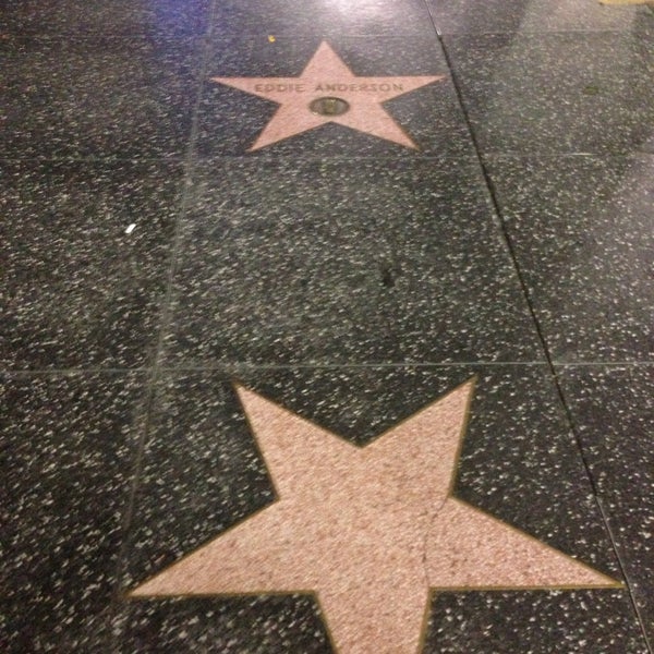 Foto tirada no(a) Hollywood Walk of Fame por Soma em 7/6/2013