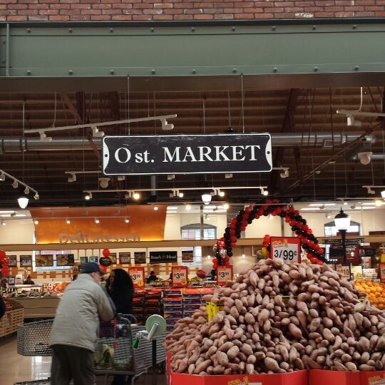 Giant Food Grocery Store in Washington D.C.