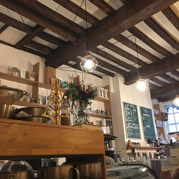 12/9/2016 tarihinde Elodie P.ziyaretçi tarafından Tamper! Espresso Bar'de çekilen fotoğraf