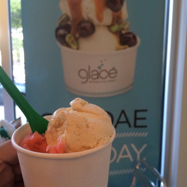Photo taken at Glacé Artisan Ice Cream by Jaspreet S. on 9/20/2014