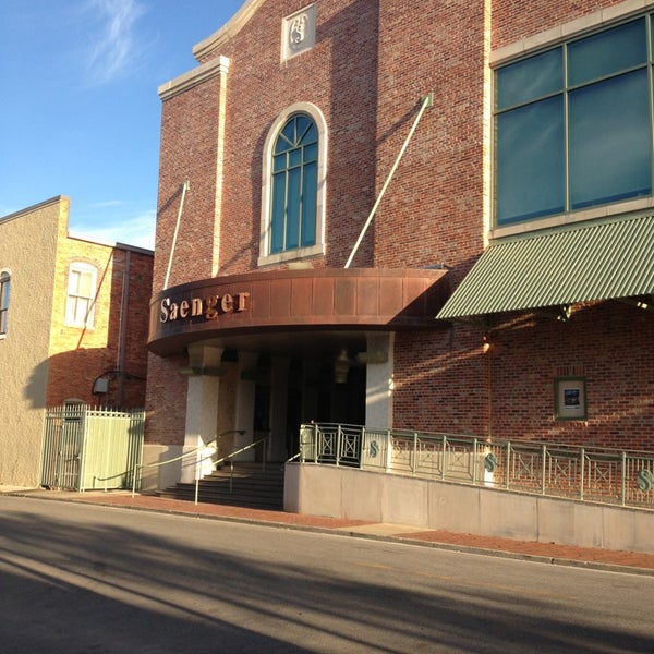 4/13/2013 tarihinde Kathy S.ziyaretçi tarafından Saenger Theatre'de çekilen fotoğraf