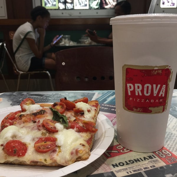 8/11/2017 tarihinde Chris B.ziyaretçi tarafından Prova Pizzabar'de çekilen fotoğraf