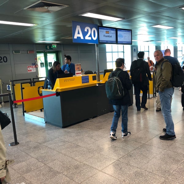 Gate A20 Airport Gate in Piano 1